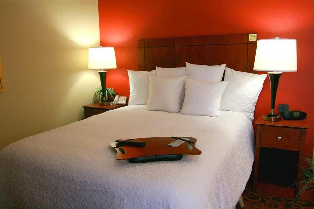 Hampton Inn Keokuk Exterior photo